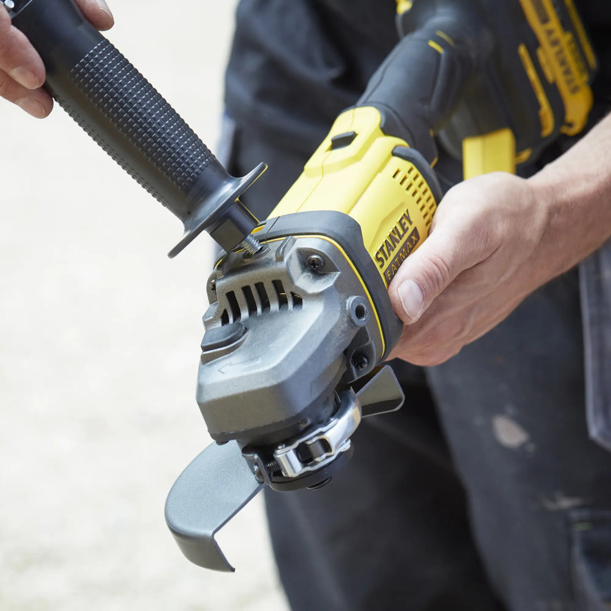 Smerigliatrice Angolare Stanley SFMCG400M2K