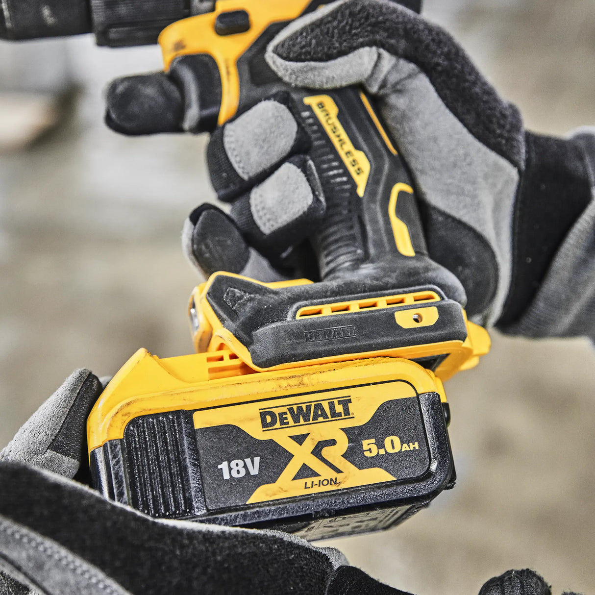 Trapano avvitatore Dewalt DCD805P2T-QW 18V 5Ah
