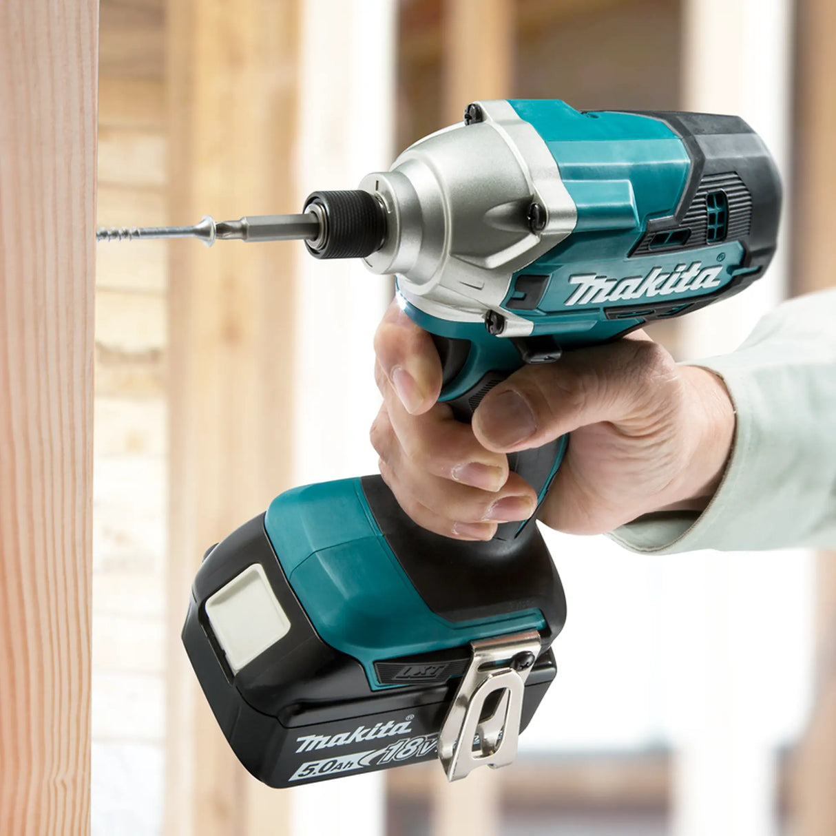 Avvitatore ad Impulsi Makita DTD156Z 18V