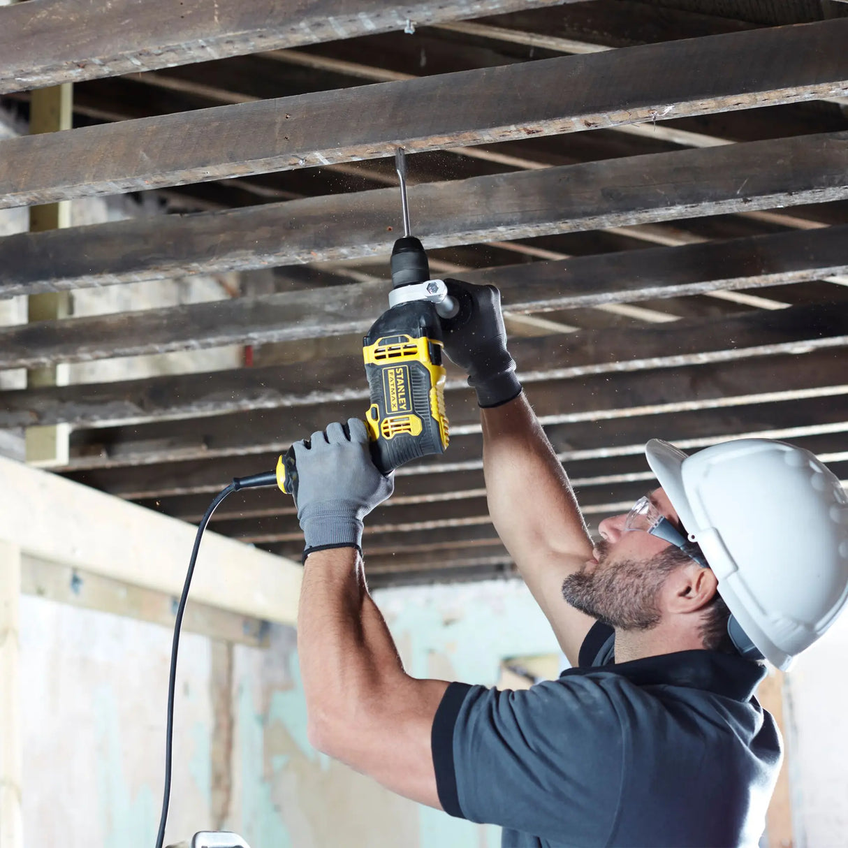 Trapano a percussione Stanley FMEH750K-QS 750W