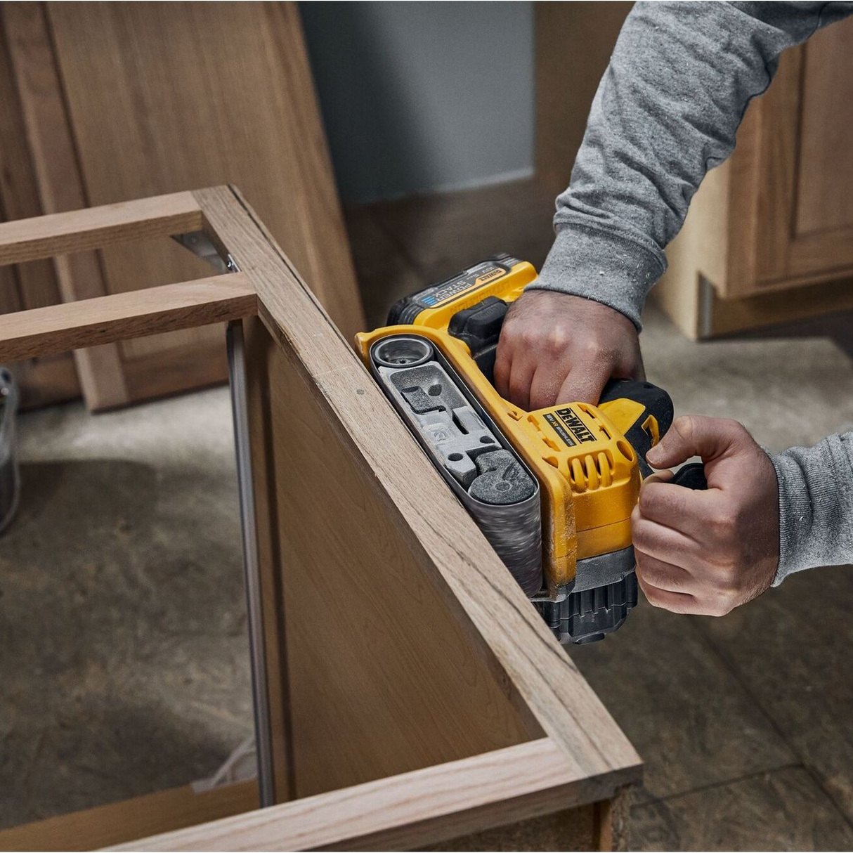 DCW220NT-XJ - Bandschuurmachine Dewalt DCW220NT-XJ 18V - Afbeelding 11