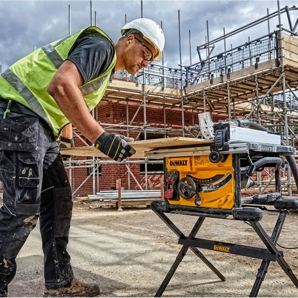 DWE7485-QS - Tafelzaag Dewalt DWE7485-QS 210mm 1850W - Afbeelding 3