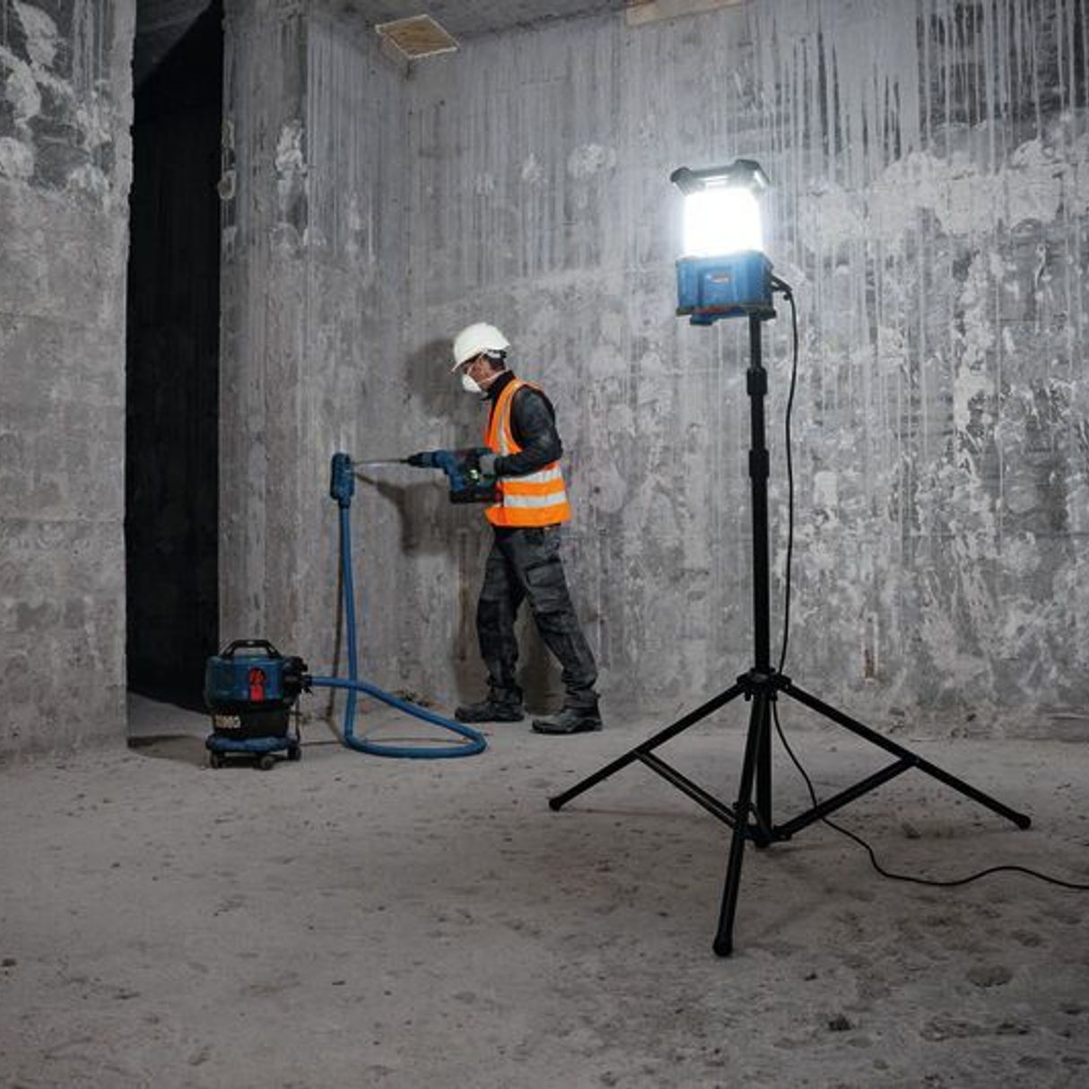 06014A5000 - Bouwplaatslamp Bosch GLA 18VH-7500 PRO 18V - Afbeelding 24