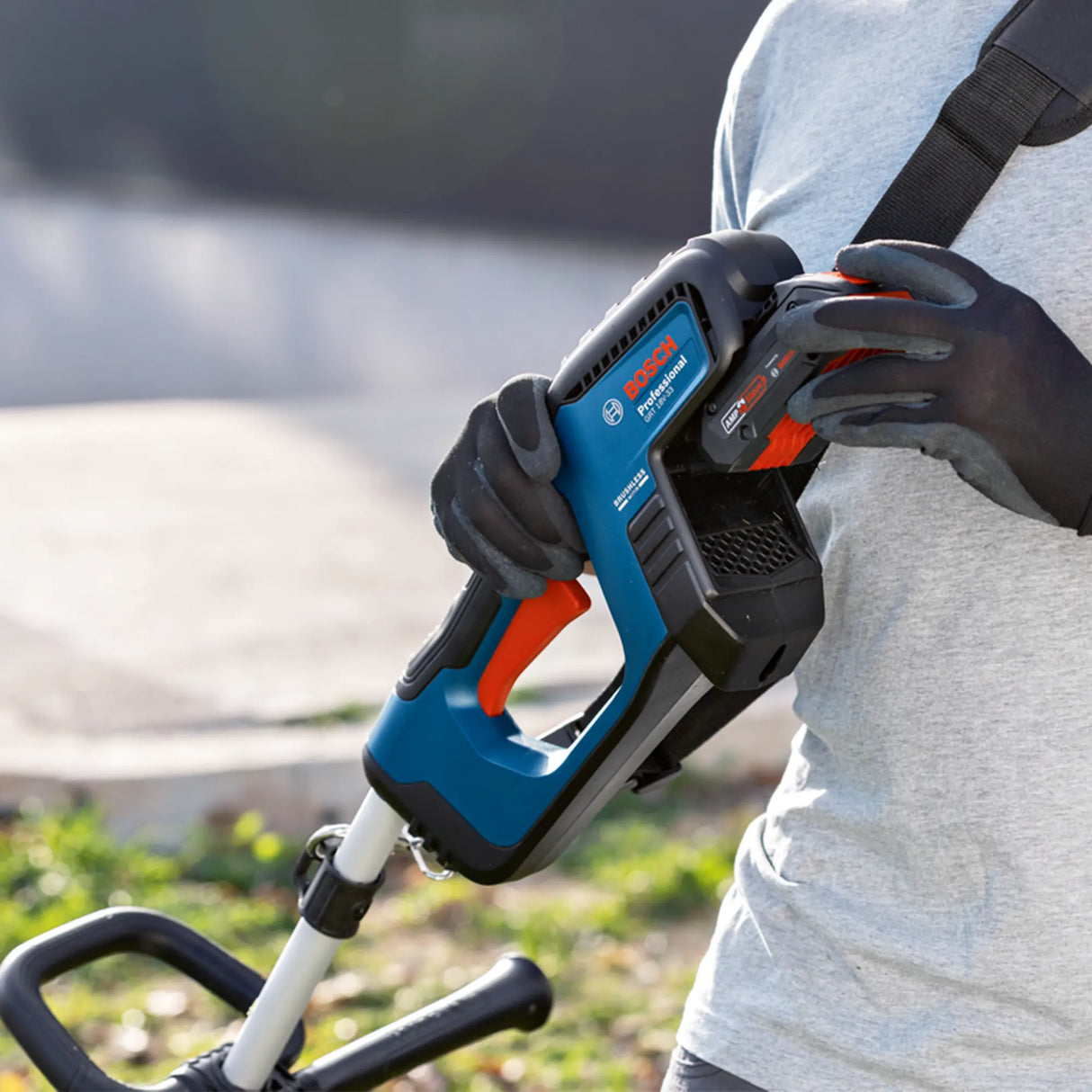 Tagliabordi a batteria Bosch GRT 18V-33