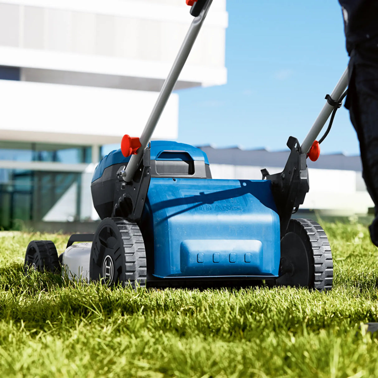 Rasaerba a batteria Bosch GRA 18V2-46