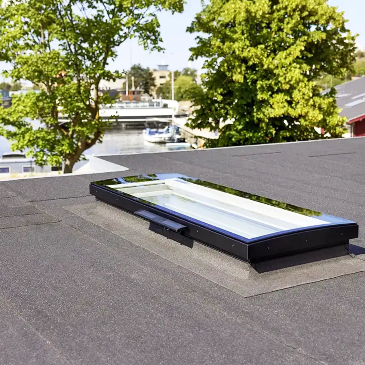 Finestra tetti piani con vetro curvo Velux CVU S3X101
