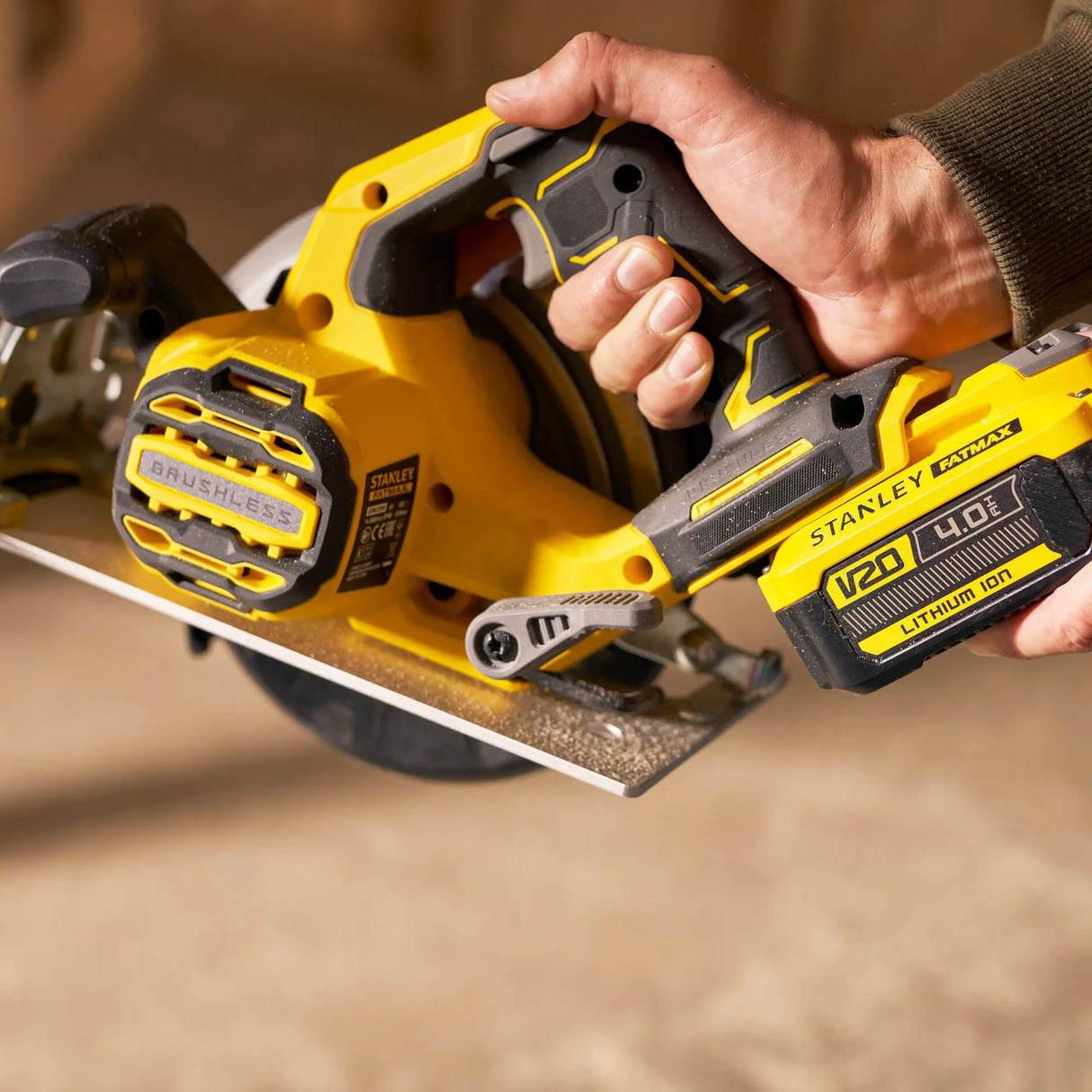 Sega Circolare Stanley SFMCS550M2K-QW 20V 4Ah