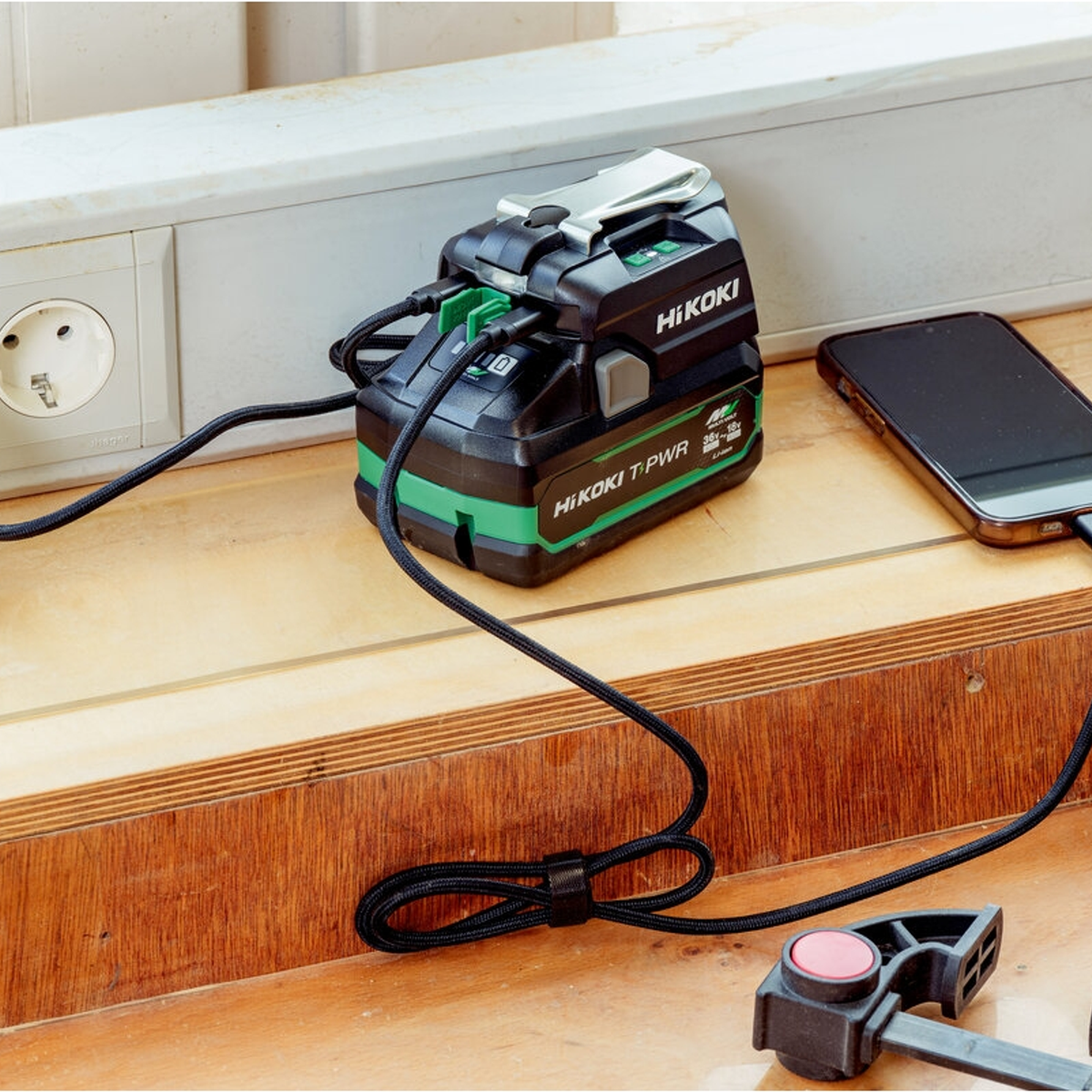 UC18DAW4Z - HiKOKI UC18DAW4Z 18V USB-adapter en oplader - Afbeelding 3